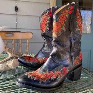 Rare Anna Sui Special Edition Old Gringos